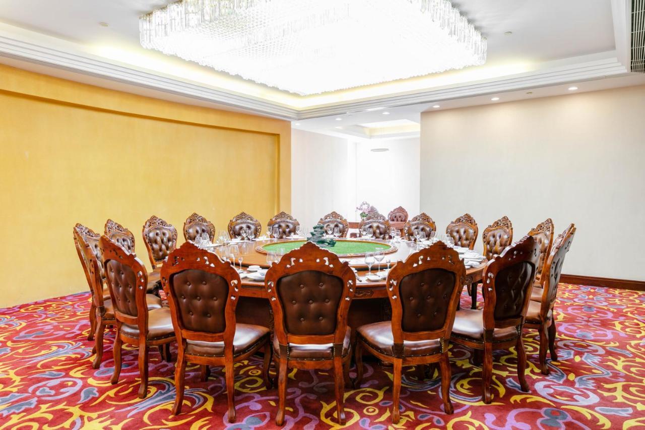Changchun Warren Hotel Bagian luar foto