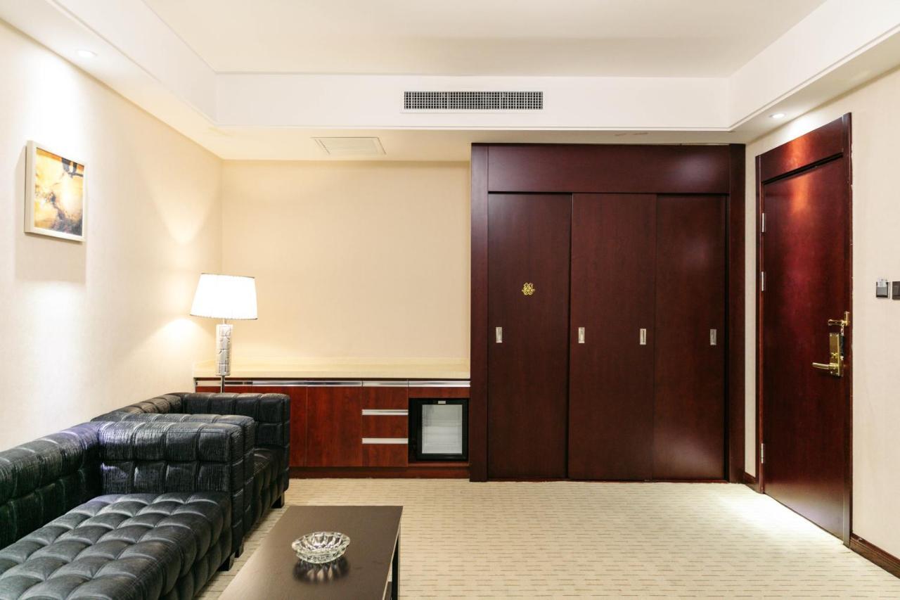 Changchun Warren Hotel Bagian luar foto