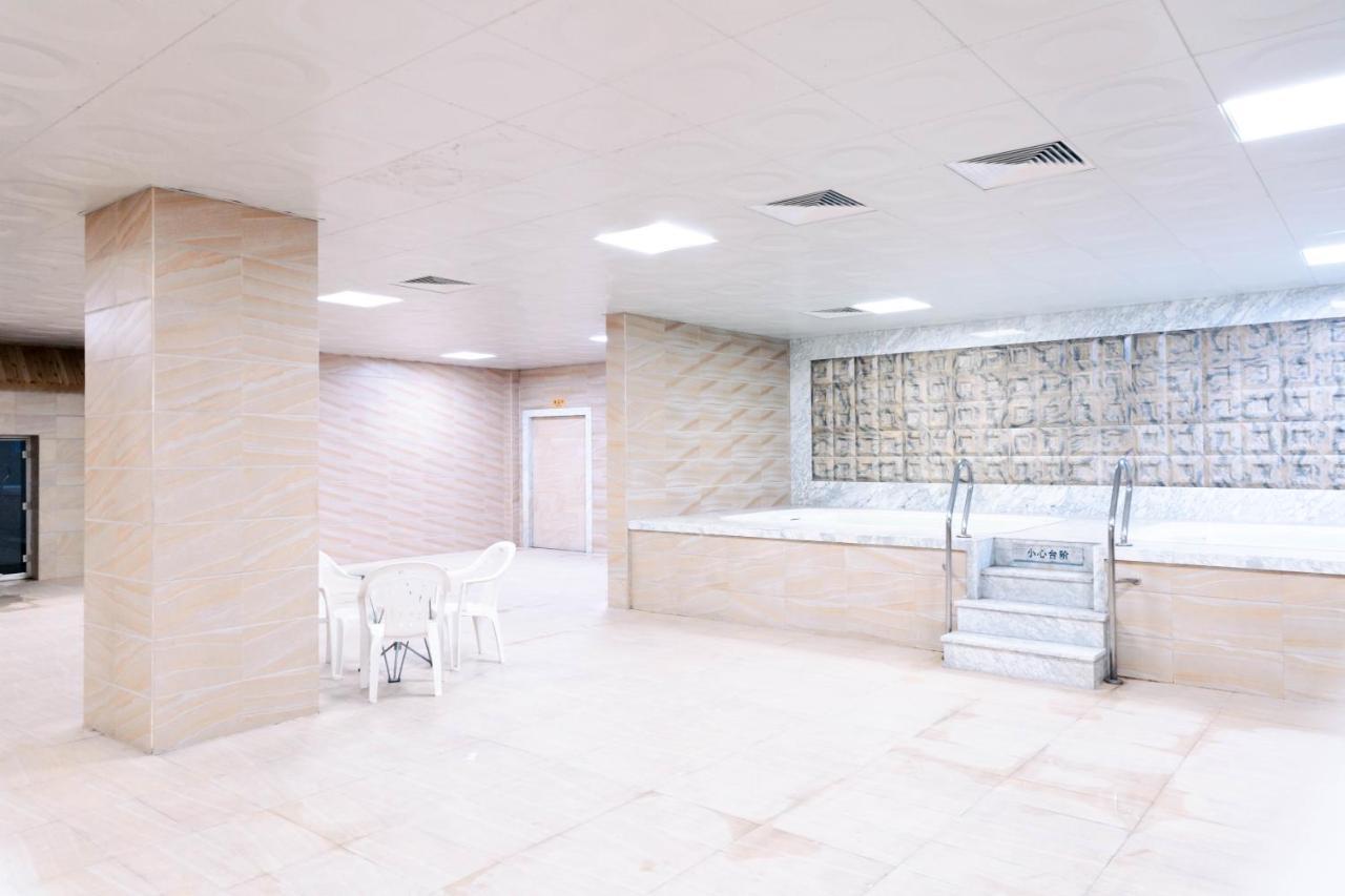 Changchun Warren Hotel Bagian luar foto